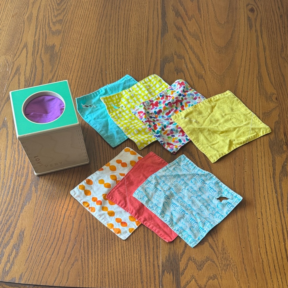 LOVEVERY Baby “Tissue Box”